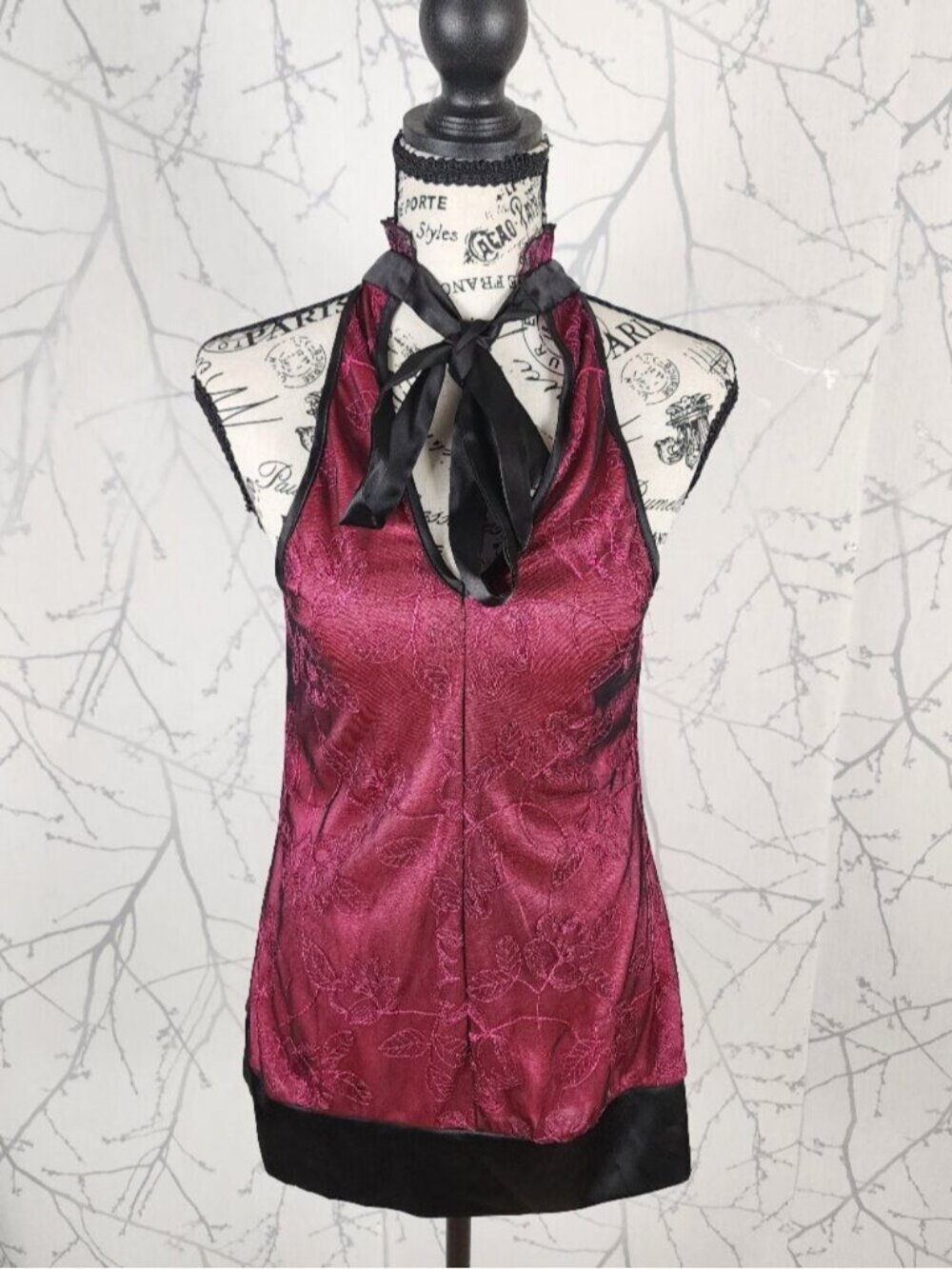 Le Chateau VTG Pink Mesh Overlay Embroidered Tie Neck Tank